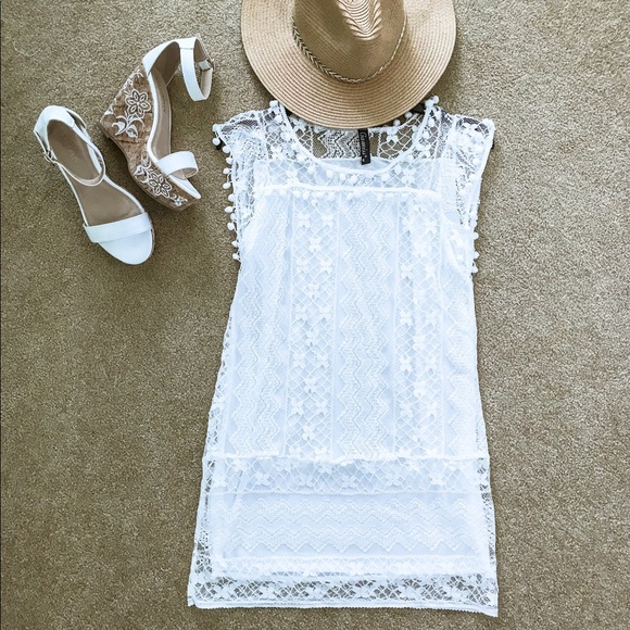 gamiss Other - White Lace Coverup Dress with bobbles
